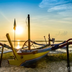 Lever du soleil vue de la plage de Sanur Lever du soleil vue de la plage de Sanur